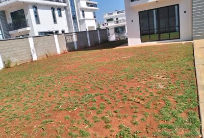 5 Bed Townhouse with En Suite in Lavington - 3