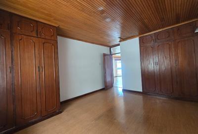 4 Bed Townhouse with En Suite in Spring Valley