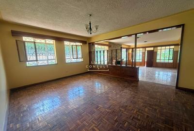 5 Bed Townhouse with En Suite in Nyari - 2