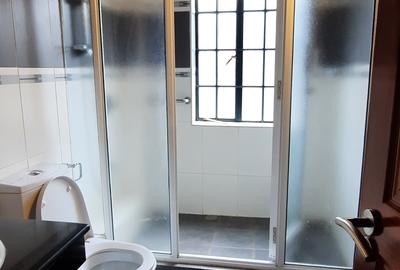 5 Bed Townhouse with En Suite in Lavington