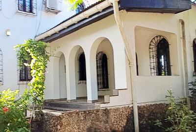 2 Bed Townhouse with En Suite at Nyali - 2