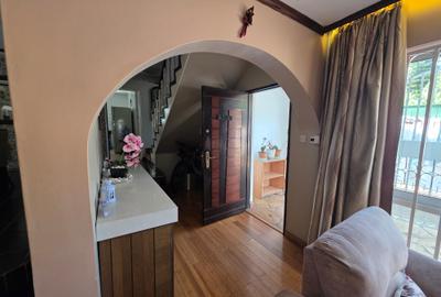 5 Bed Townhouse with En Suite at Lavington - 4