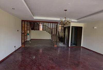 5 Bed Townhouse with En Suite at Lavington Green - 3