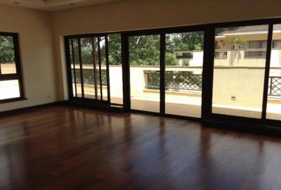 4 Bed Apartment with En Suite at Riverside Drive