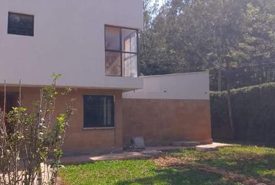 4 Bed House with En Suite in Karen