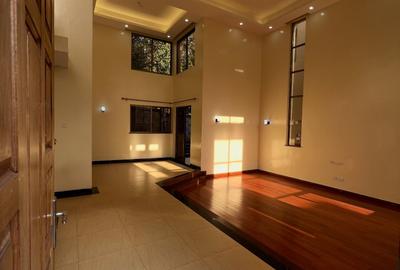 5 Bed Townhouse with En Suite in Lavington - 3