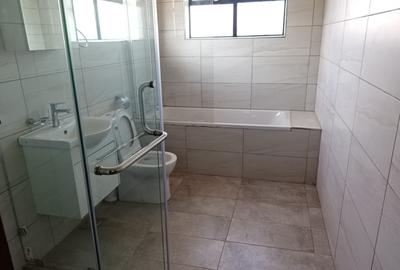 2 Bed House with En Suite at Runda