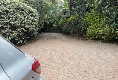 3 Bed House with En Suite in Ridgeways - 4