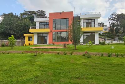 5 Bed House with En Suite at Mutero