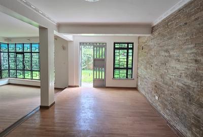 5 Bed Townhouse with En Suite in Lavington - 3