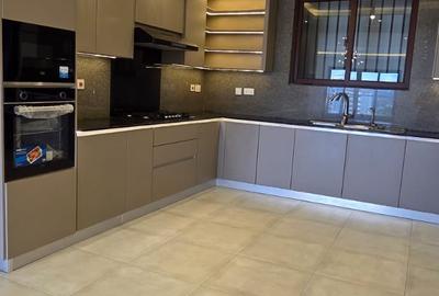 4 Bed Apartment with En Suite at Parklands