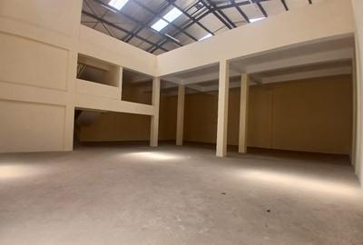 7,200 ft² Warehouse with Parking in Ruaraka - 4