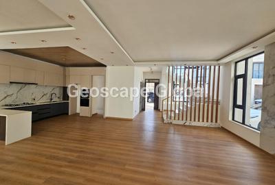 5 Bed Townhouse with En Suite in Lavington - 3