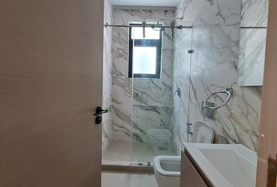 4 Bed Villa with En Suite at Lavington - 2