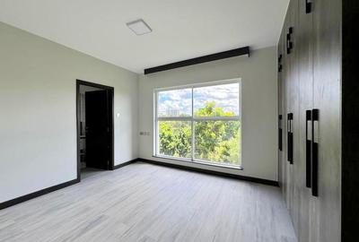3 Bed Apartment with En Suite at Riverside