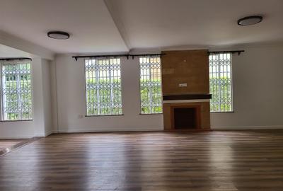 4 Bed Villa with En Suite in Kitisuru