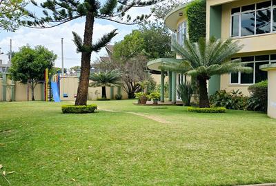 4 Bed House with En Suite in Runda
