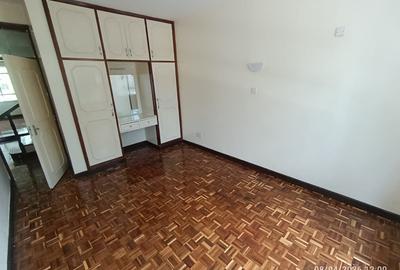 5 Bed Townhouse with En Suite in Kilimani - 4