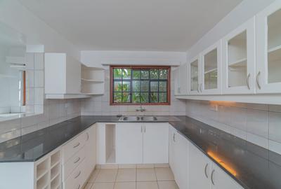 3 Bed House with En Suite in Runda - 4