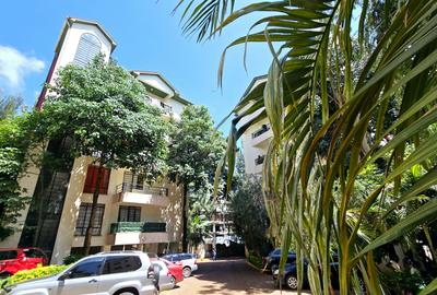3 Bed Apartment with En Suite in Ruaka