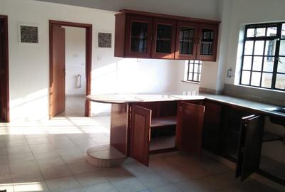 5 Bed Villa with En Suite in Runda - 4