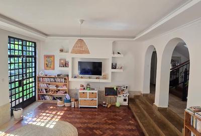 5 Bed Townhouse with En Suite in Lavington