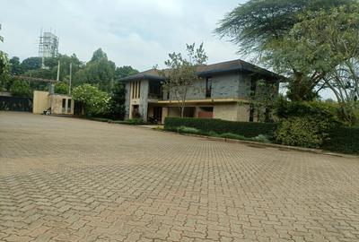 4 Bed House with En Suite in Runda - 2