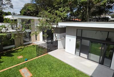2 Bed Townhouse with En Suite in Lavington
