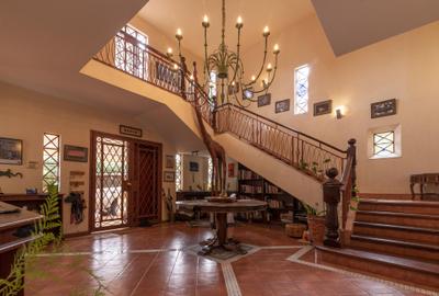 5 Bed House with Swimming Pool in Runda - 4