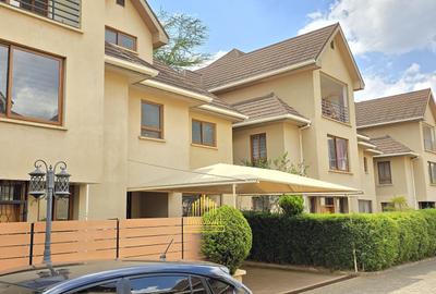 5 Bed Townhouse with En Suite in Lavington