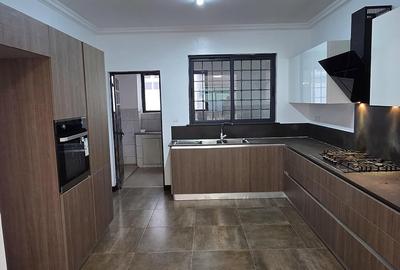 3 Bed Apartment with En Suite at Parklands
