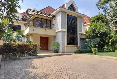 5 Bed Townhouse with En Suite in Lavington