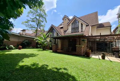 5 Bed Villa with En Suite at Near Kianda School