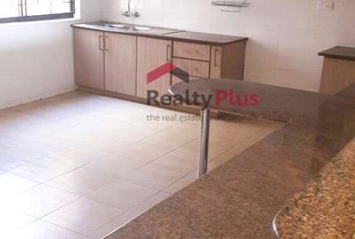 3 Bed Apartment with En Suite in Kileleshwa