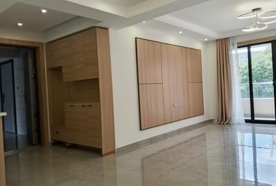 3 Bed Apartment with En Suite in Riverside