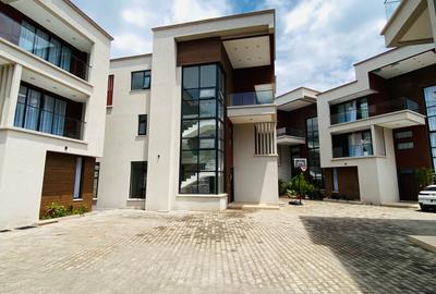 5 Bed Villa with Garden in Lavington