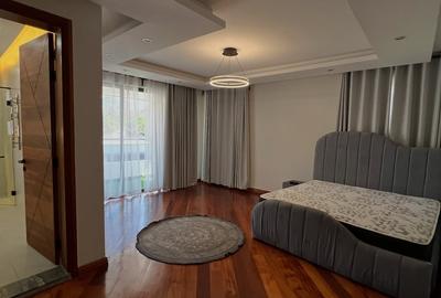 5 Bed House with En Suite in Runda - 4