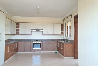 3 Bed Apartment with En Suite in General Mathenge