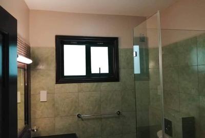 3 Bed House with En Suite in Spring Valley