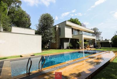 5 Bed Villa with En Suite at Miotoni