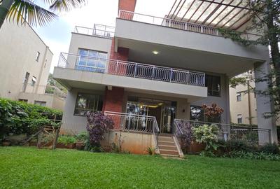 5 Bed Townhouse with En Suite at Lavington Green - 4