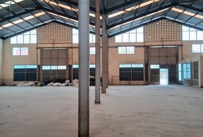10,000 ft² Warehouse with Service Charge Included in Mombasa Road