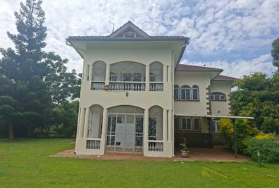 5 Bed House with En Suite at Off Glory Rd - 3