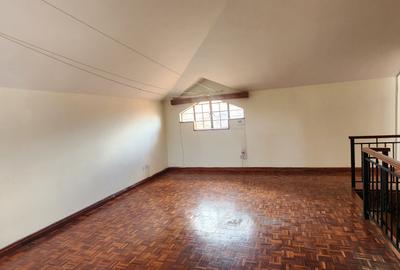5 Bed Townhouse with En Suite in Westlands Area