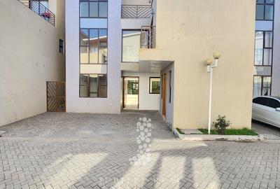 5 Bed Townhouse with En Suite in Syokimau