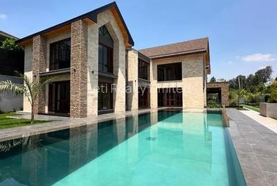 5 Bed House with En Suite in Runda