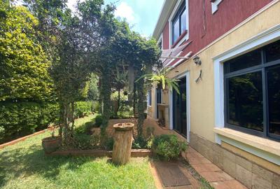 5 Bed Townhouse with En Suite in Lavington