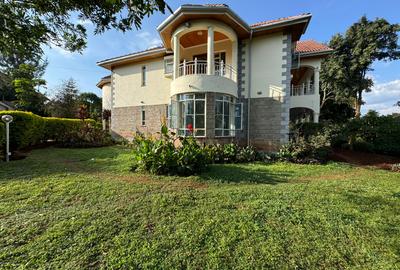 5 Bed House with En Suite in Runda