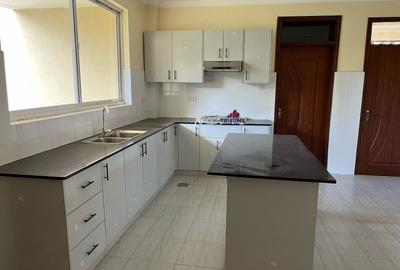 5 Bed Townhouse with Garden at Kyuna
