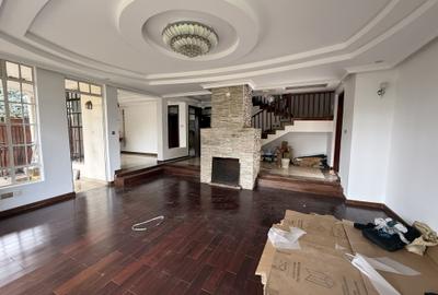 5 Bed Townhouse with En Suite in Lavington - 3